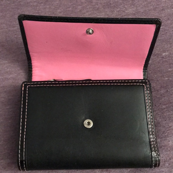 A Coach Wallet - Picture 2 of 6